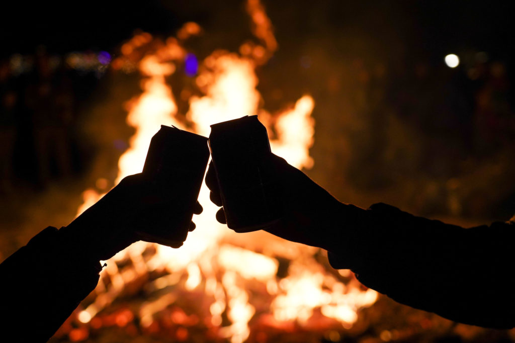 camp-fire-camping-camper-van camp-fire-camping-camper-van