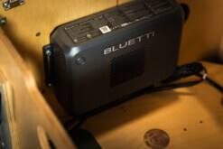 BluettiChargerUpClose